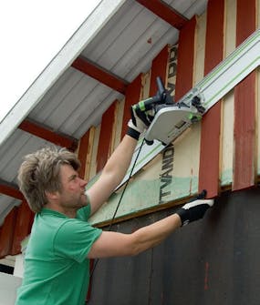 Byg selv udestue: Beklædningen på husets facade skæres til Byg selv udestue: Beklædningen på husets facade skæres til
